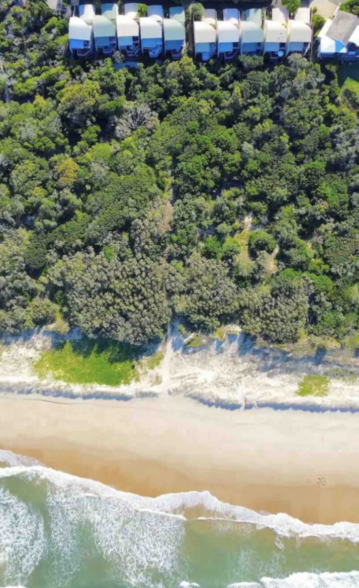 Castaways Beach House | Noosa Beachfront with Pool & Tennis - Castaways Beach, Australia