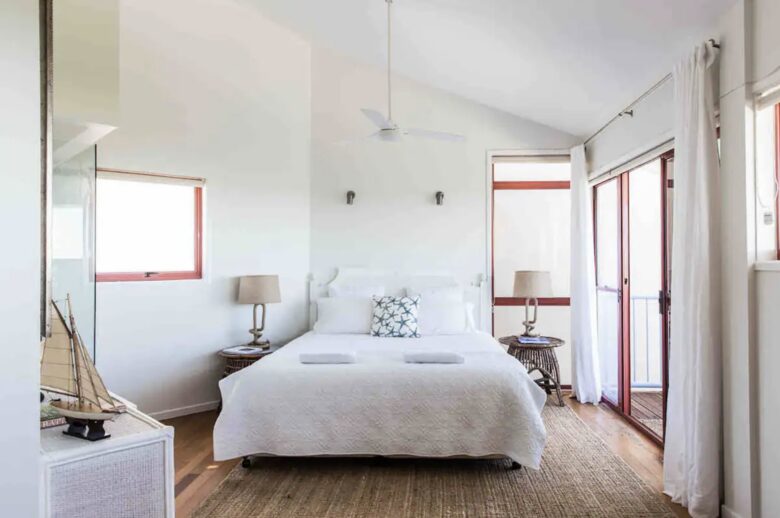 Castaways Beach House | Noosa Beachfront with Pool & Tennis - Castaways Beach, Australia