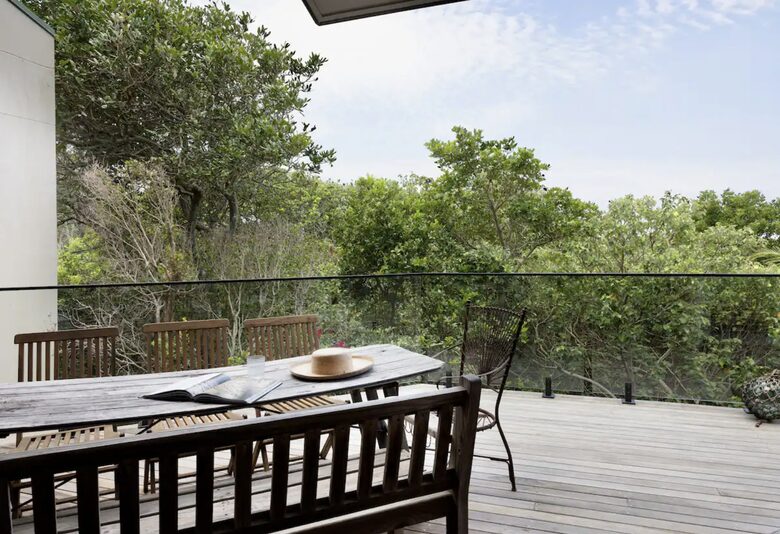 Castaways Beach House | Noosa Beachfront with Pool & Tennis - Castaways Beach, Australia