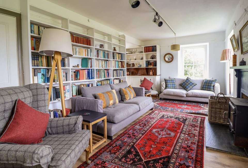 Historic Welsh Coastal Flat: Spacious 4-Bedroom Residence - Portmeirion, United Kingdom