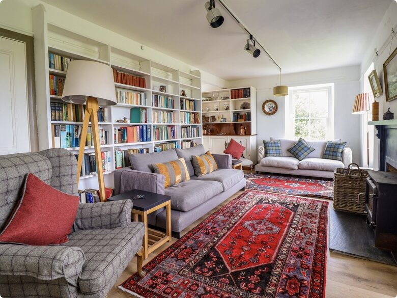 Historic Welsh Coastal Flat: Spacious 4-Bedroom Residence - Portmeirion, United Kingdom