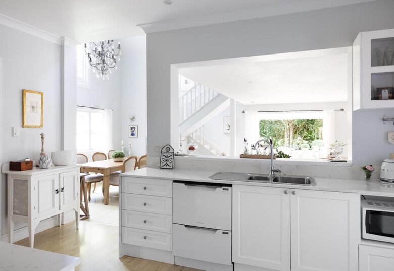 The Witta Chapel | Luxury Country Cottage Escape for 6 - Witta, Australia