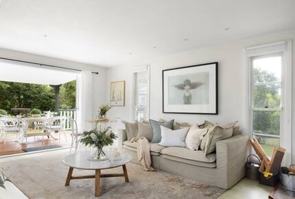 The Witta Chapel | Luxury Country Cottage Escape for 6 - Witta, Australia