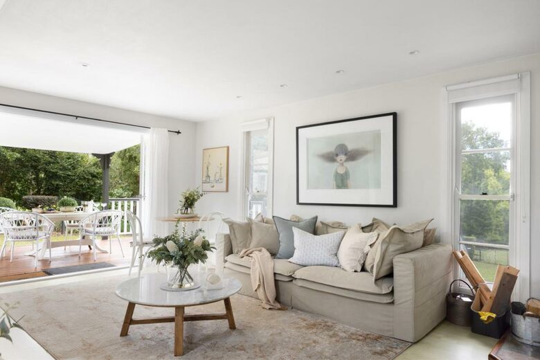 The Witta Chapel | Luxury Country Cottage Escape for 6 - Witta, Australia