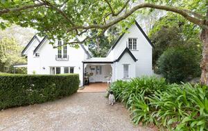 The Witta Chapel | Luxury Country Cottage Escape for 6 - Witta, Australia