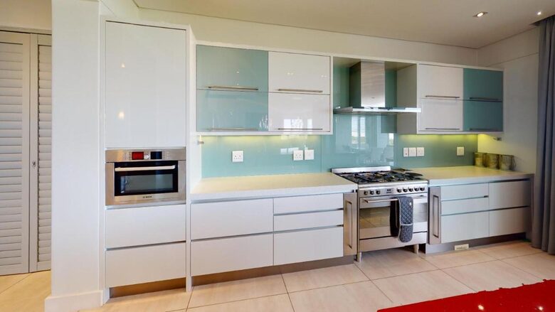 Stamford On Sea - Ornus District, Hermanus, South Africa
