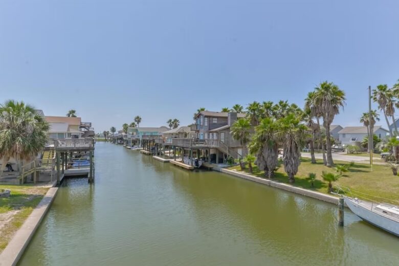 Corner Cove Hideaway - Jamaica Beach, Texas