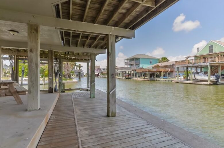 Corner Cove Hideaway - Jamaica Beach, Texas