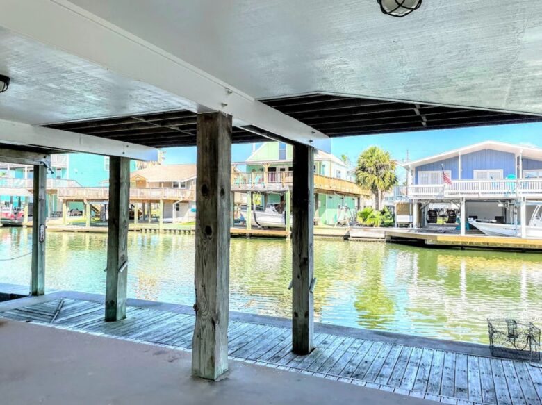Corner Cove Hideaway - Jamaica Beach, Texas