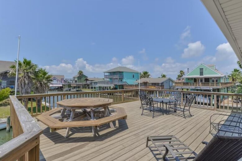 Corner Cove Hideaway - Jamaica Beach, Texas