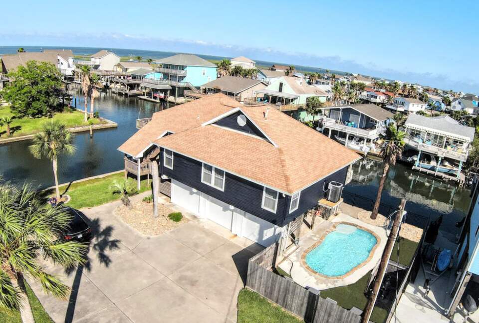 Corner Cove Hideaway - Jamaica Beach, Texas