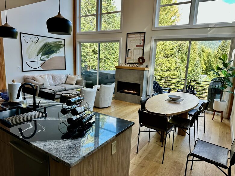 Living/kitchen
