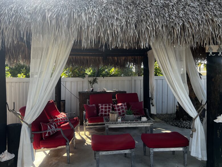 Tropical Oasis Residence - Miami, Florida