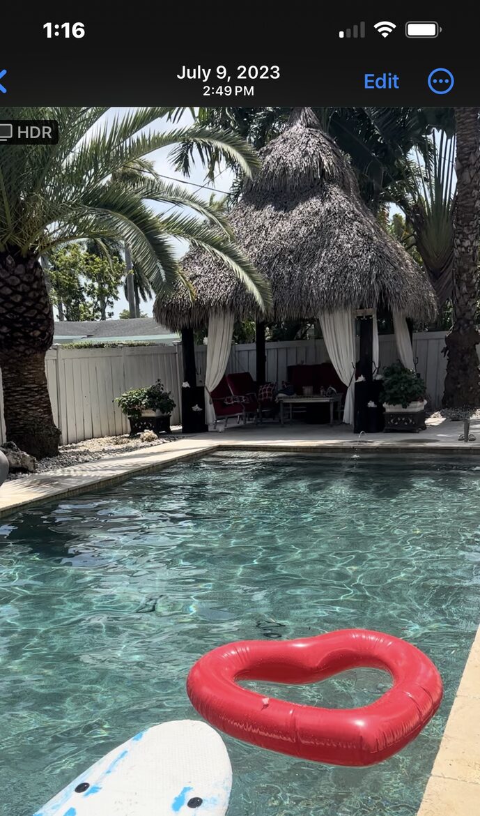 Tropical Oasis Residence - Miami, Florida
