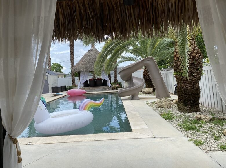 Tropical Oasis Residence - Miami, Florida