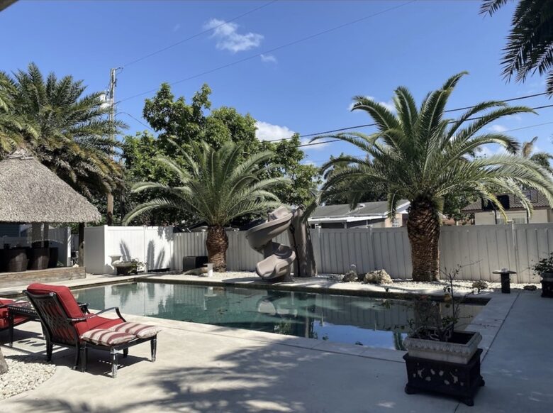 Tropical Oasis Residence - Miami, Florida