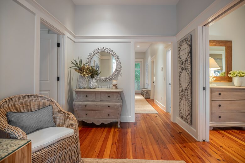 Front Hallway sitting area