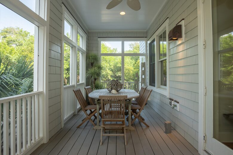 1st Floor Back Screen Porch & Entry