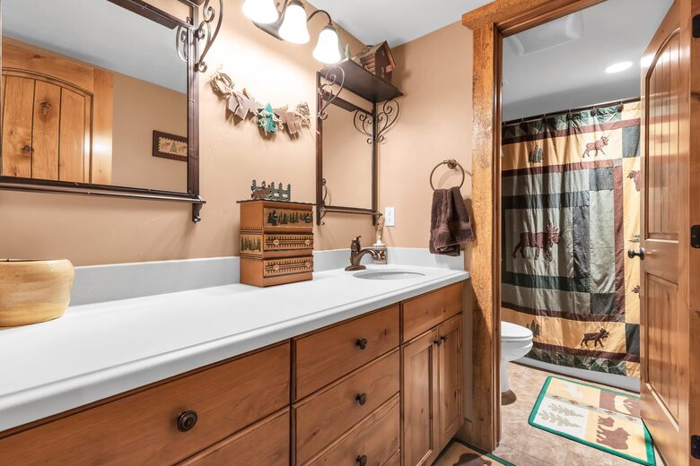 Big Bear Lodge: Spacious Escape in Tollgate Canyon near Park City - Coalville, Utah