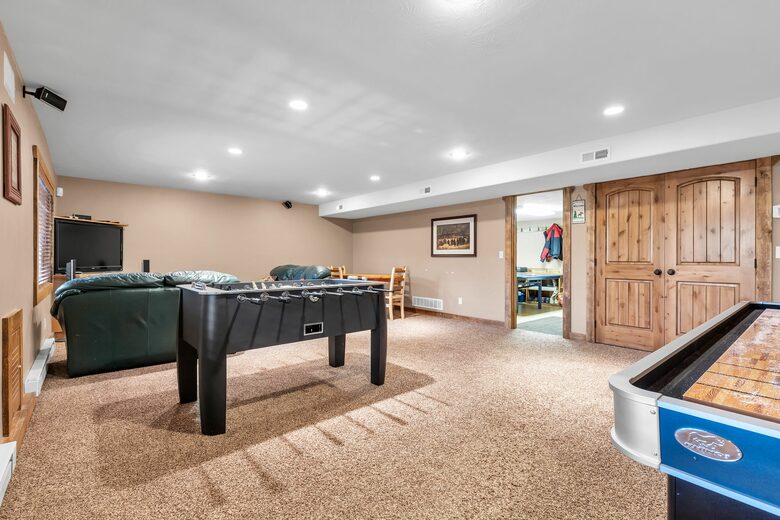 Big Bear Lodge: Spacious Escape in Tollgate Canyon near Park City - Coalville, Utah