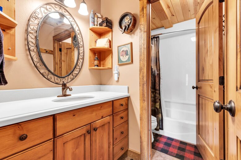 Big Bear Lodge: Spacious Escape in Tollgate Canyon near Park City - Coalville, Utah