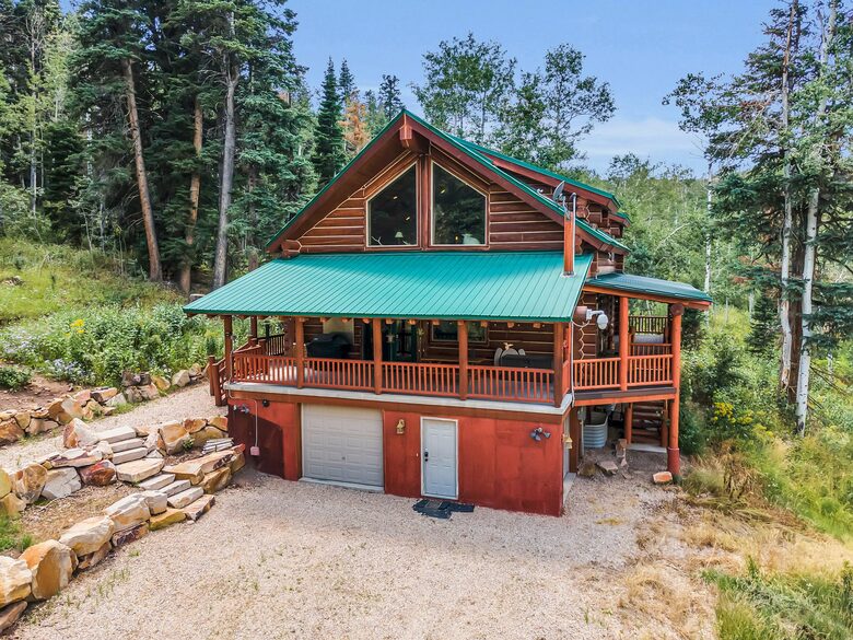 Big Bear Lodge: Spacious Escape in Tollgate Canyon near Park City - Coalville, Utah