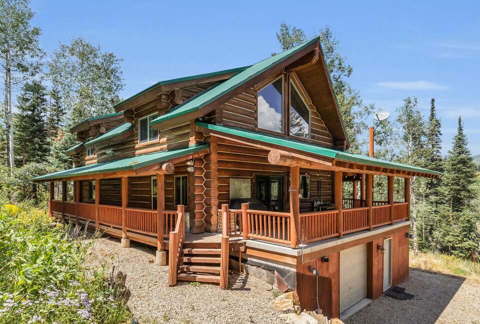 Big Bear Lodge: Spacious Escape in Tollgate Canyon near Park City - Coalville, Utah