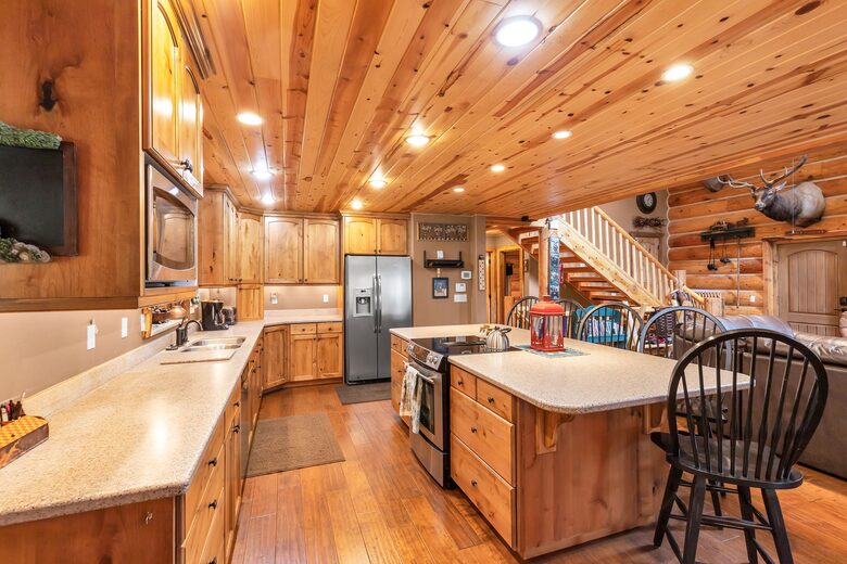 Big Bear Lodge: Spacious Escape in Tollgate Canyon near Park City - Coalville, Utah