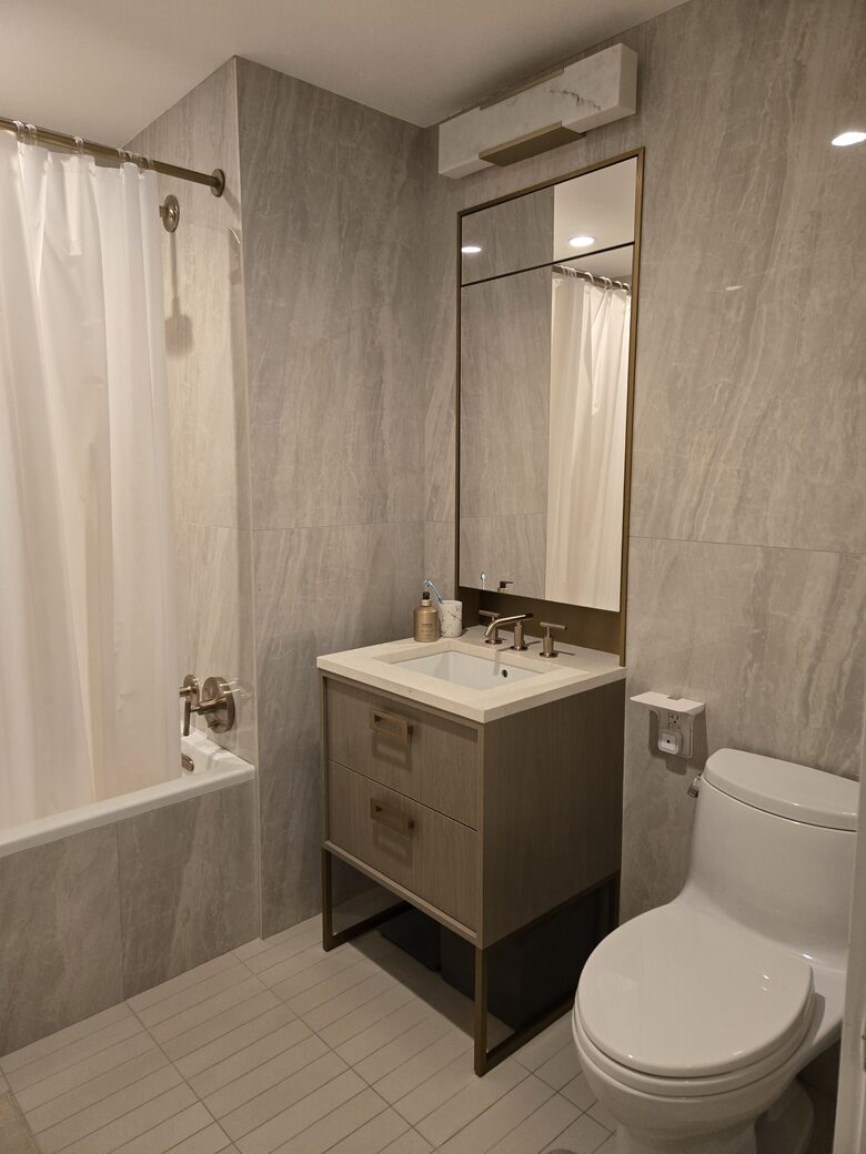 Stunning One-Bedroom with Unobstructed Manhattan Skyline Views - New York City, New York