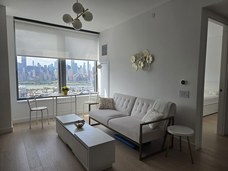 Stunning One-Bedroom with Unobstructed Manhattan Skyline Views - New York City, New York