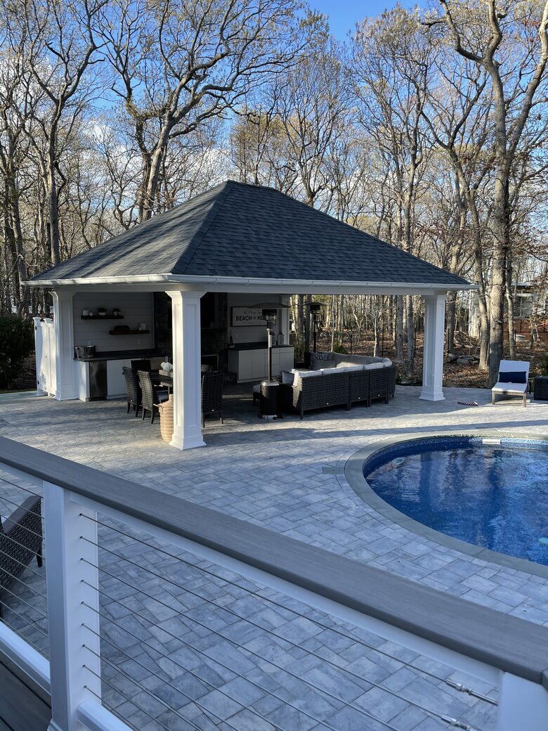 Stunning East Hampton Oasis with Pool - East Hampton, New York