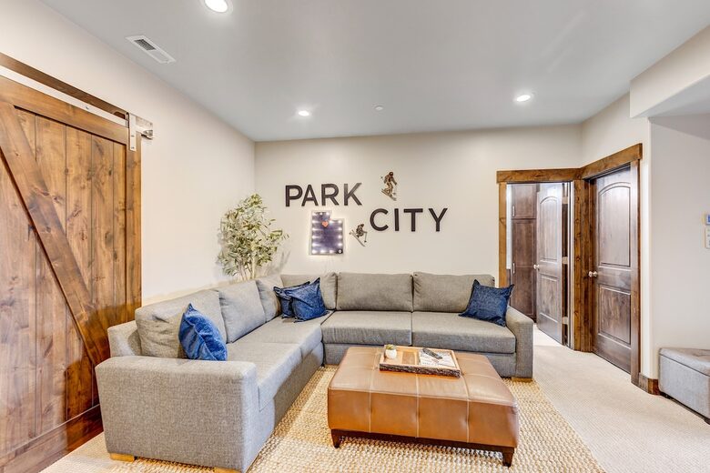 Herber City Hideaway | Beautiful views, Minutes to Park City Resorts, Hot Tub, and more! - Heber City, Utah