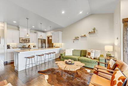 Herber City Hideaway | Beautiful views, Minutes to Park City Resorts, Hot Tub, and more! - Heber City, Utah