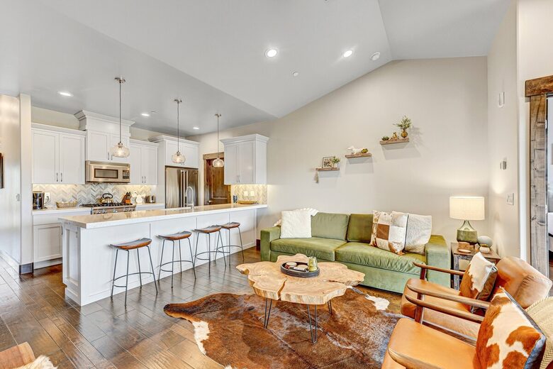 Herber City Hideaway | Beautiful views, Minutes to Park City Resorts, Hot Tub, and more! - Heber City, Utah