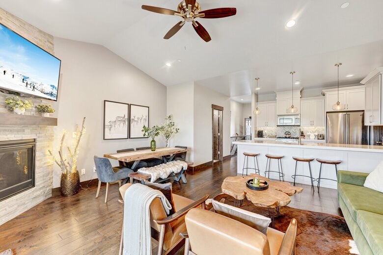 Herber City Hideaway | Beautiful views, Minutes to Park City Resorts, Hot Tub, and more! - Heber City, Utah