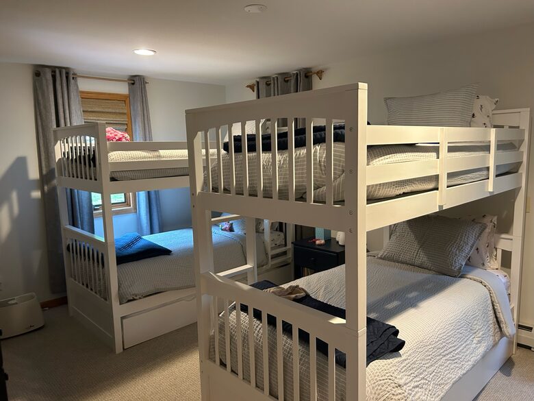 Cozy Mountain Escape with Hot Tub & Prime Access - Winhall, Vermont