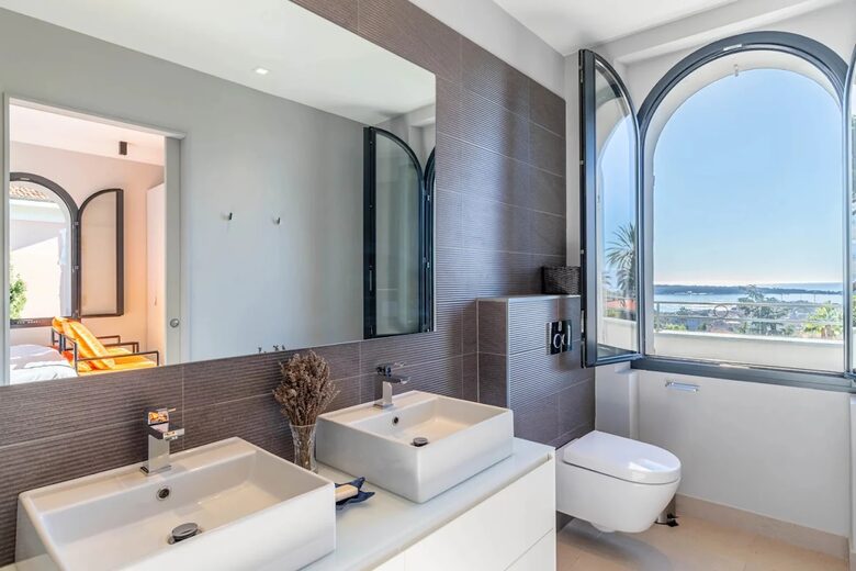 Villa Paradiso - Cannes, France