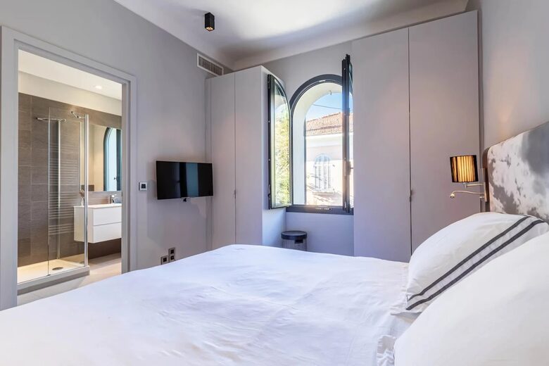 Villa Paradiso - Cannes, France