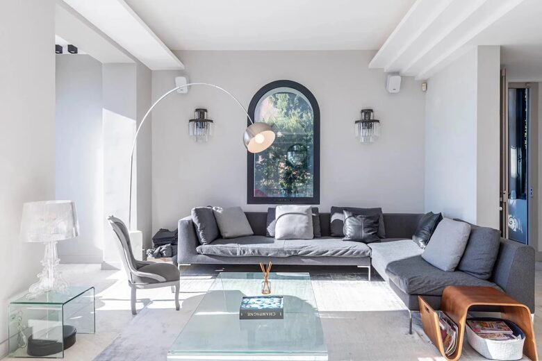 Villa Paradiso - Cannes, France