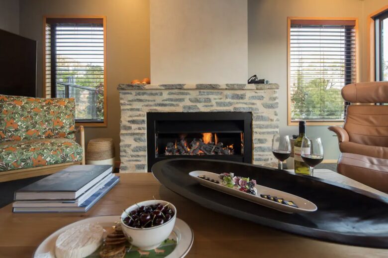 The Bay House Lakefront Getaway - Queenstown, New Zealand