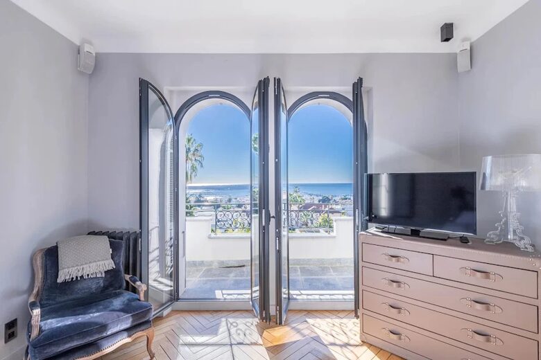 Villa Paradiso - Cannes, France