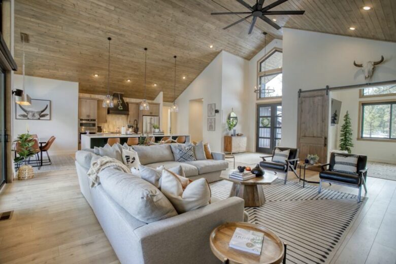 Modern Mountain Escape: Hackberry Hideaway in Show Low - Show Low, Arizona