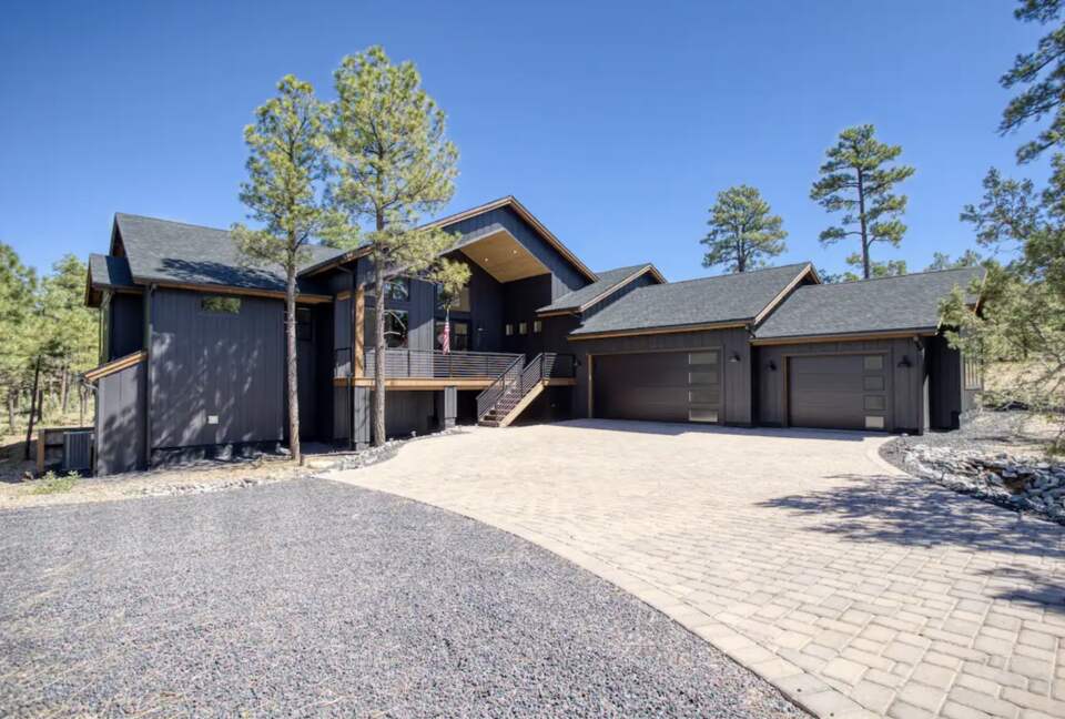 Modern Mountain Escape: Hackberry Hideaway in Show Low - Show Low, Arizona