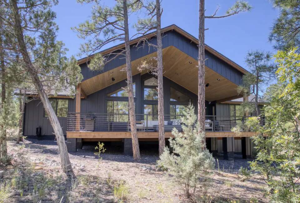 Modern Mountain Escape: Hackberry Hideaway in Show Low - Show Low, Arizona