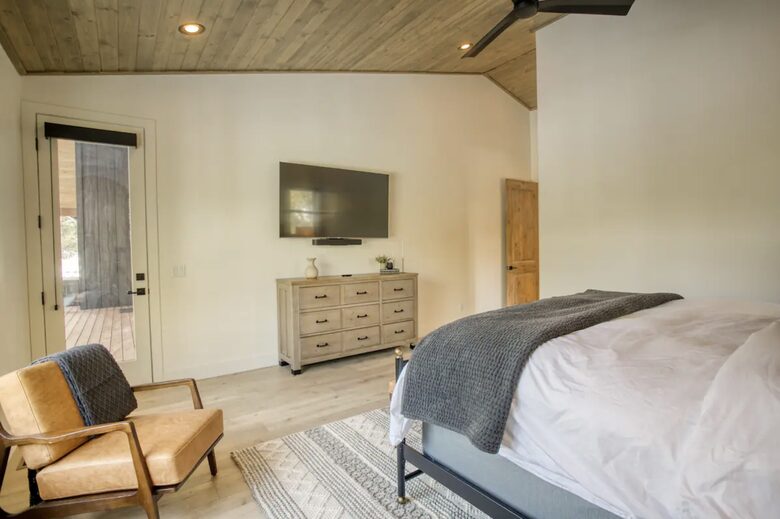 Modern Mountain Escape: Hackberry Hideaway in Show Low - Show Low, Arizona