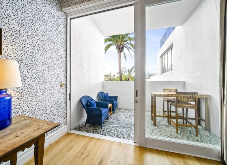 Halcyon House | Private Balcony Room - Cabarita Beach, Australia