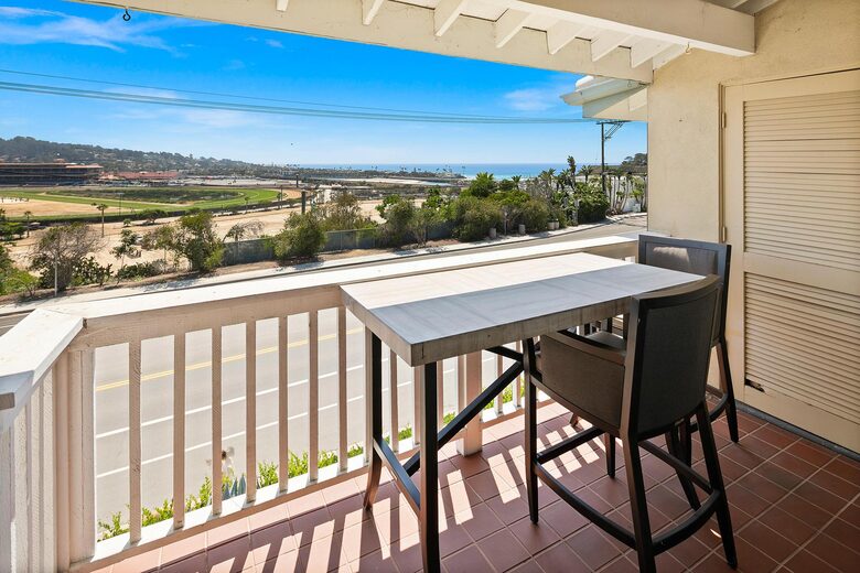 Del Mar Ocean View! Walk to the Beach! - Solana Beach, California