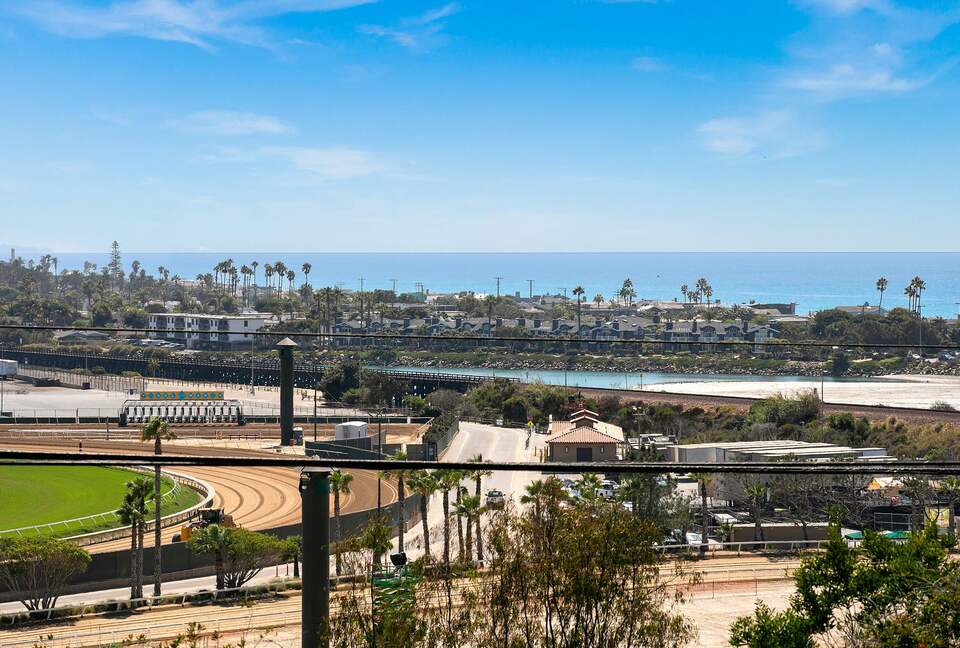 Del Mar Ocean View! Walk to the Beach! - Solana Beach, California