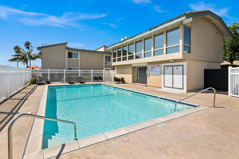 Del Mar Ocean View! Walk to the Beach! - Solana Beach, California