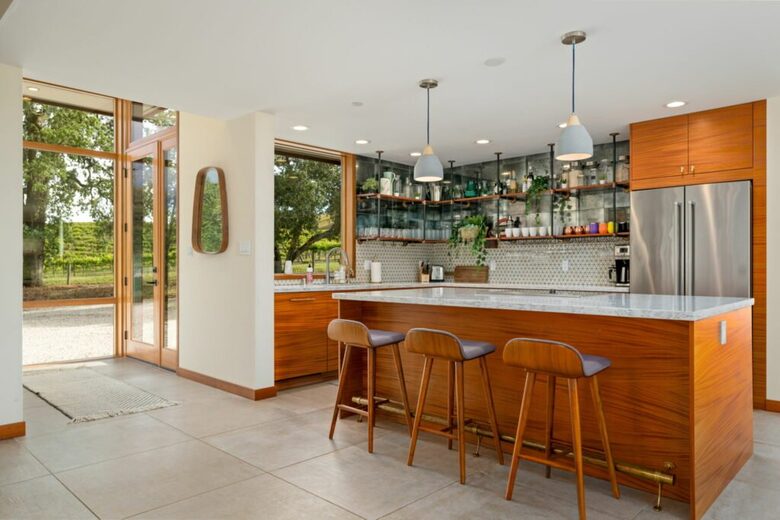 Pure Luxury: Casa Gaga Estates- Vineyard Retreat - Geyserville, California